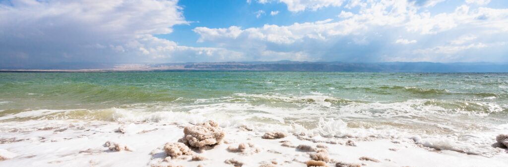 En bild på saltet i Döda Havet